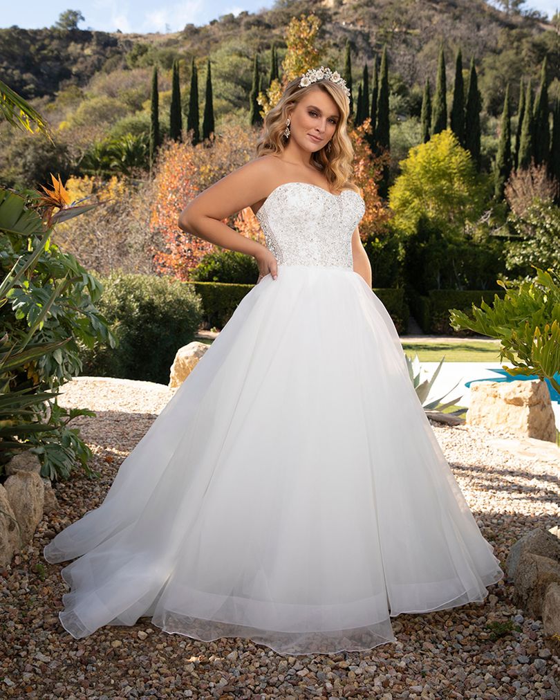 Casablanca Chelsi ballgown with an organza skirt