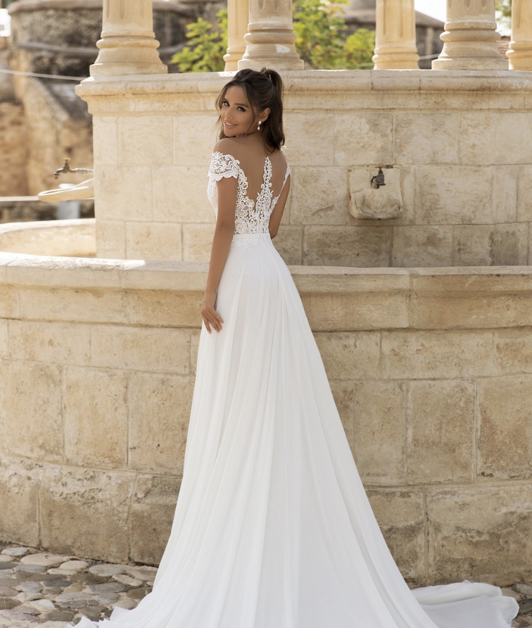 Daniela Di Marino wedding dress 6305 back detailing