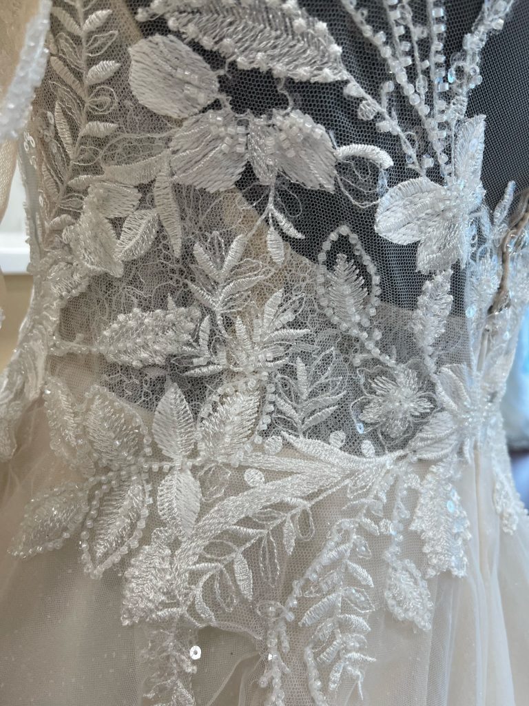Monica Loretti 8231 close up lace