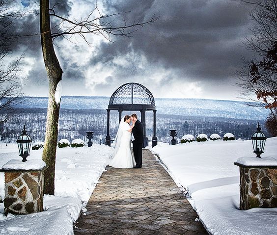 Winter Wedding in the Poconos, Stroudsmoor PA