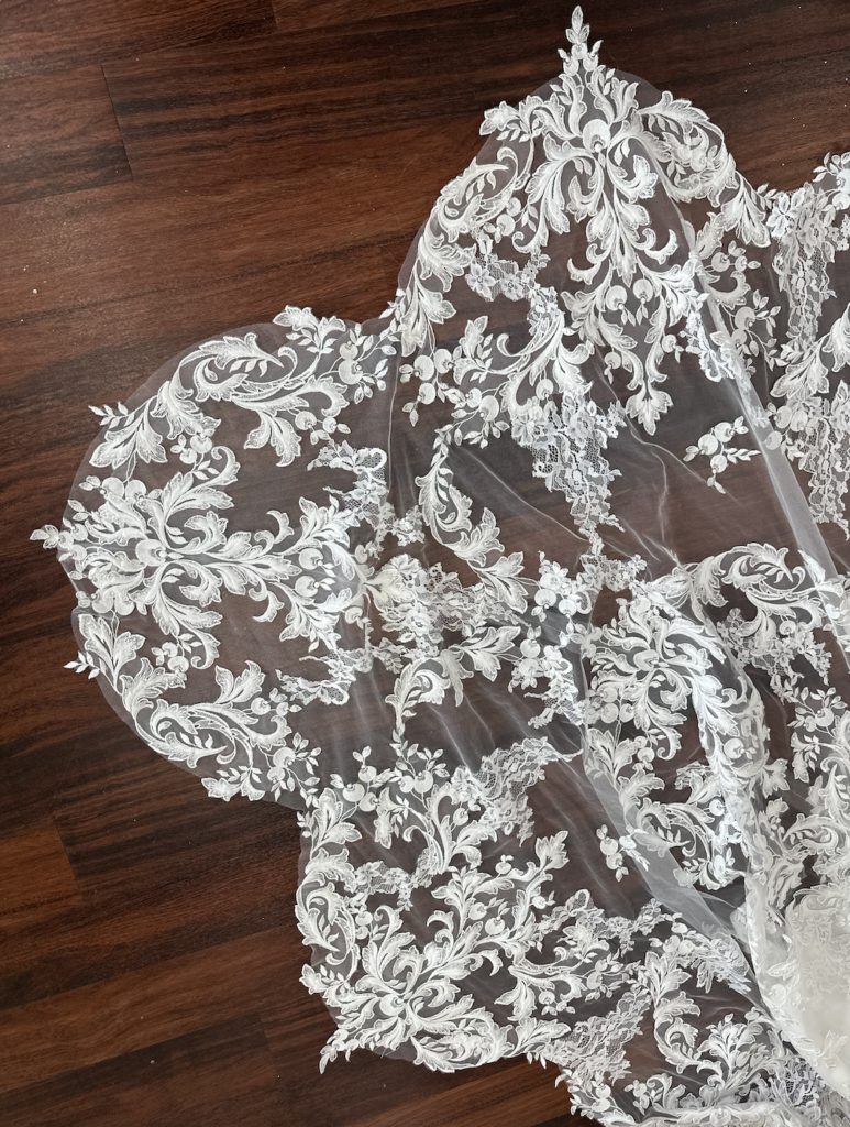 Picture of scalloped lace wedding