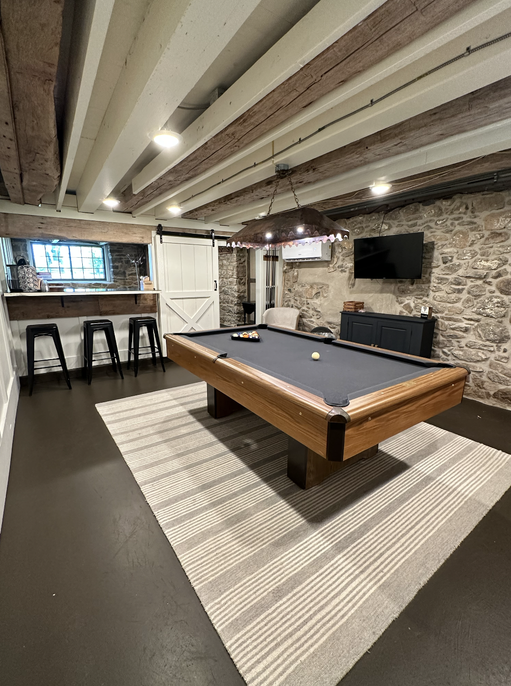 Pool table in Grooms suite at The Farm Bakery and Events in Quakertown, Bucks County PA