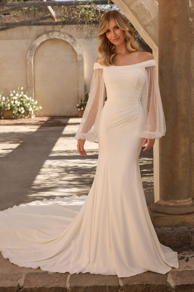simple wedding dresses with lightweight sleeves work for the minimalist bridal lool