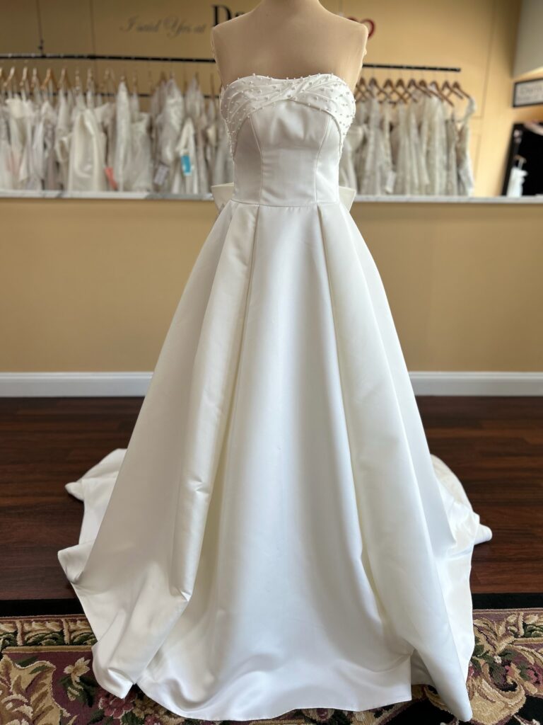 stella york 7757 at Darianna Bridal & Tuxedo