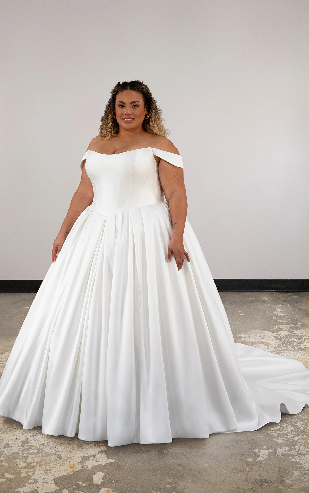 The Curvy Bride - Plus Sized Wedding Dresses - Darianna® Bridal