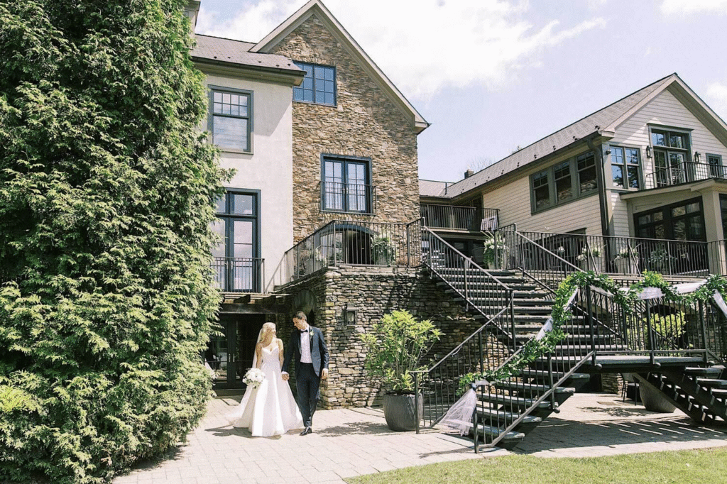 Wedding venues in Bucks County lakehouse inn